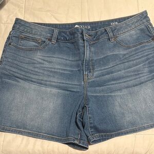 Stylus Denim Shorts size 33/16